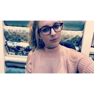 Meet your Posher, Caroline